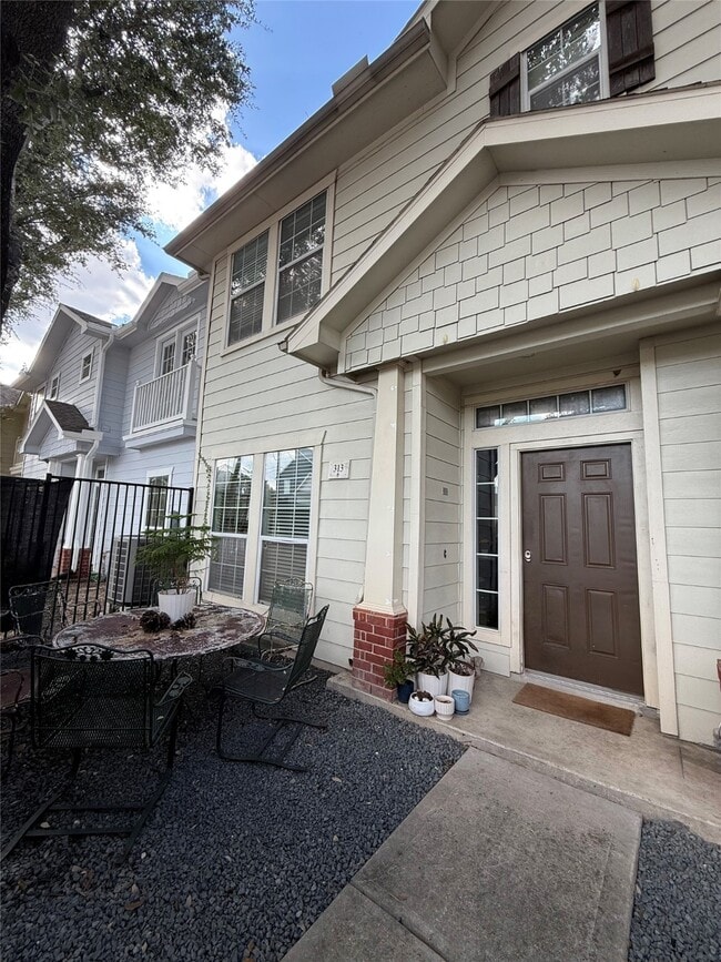 313 Hogan St in Houston, TX - Building Photo - Building Photo