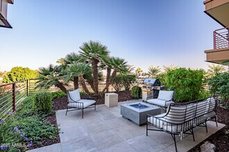 7167 E Rancho Vista Dr in Scottsdale, AZ - Building Photo - Building Photo