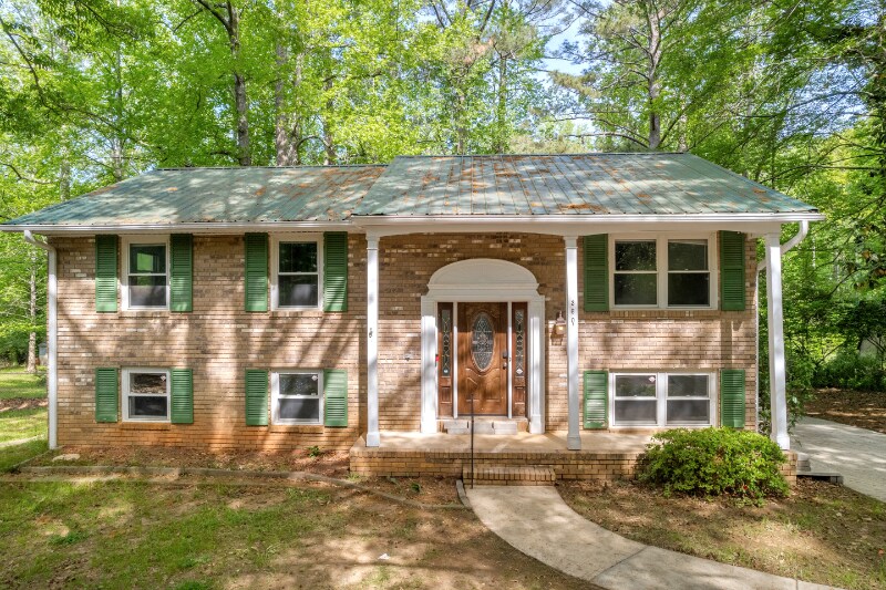 360 Round Table Rd in Athens, GA - Building Photo