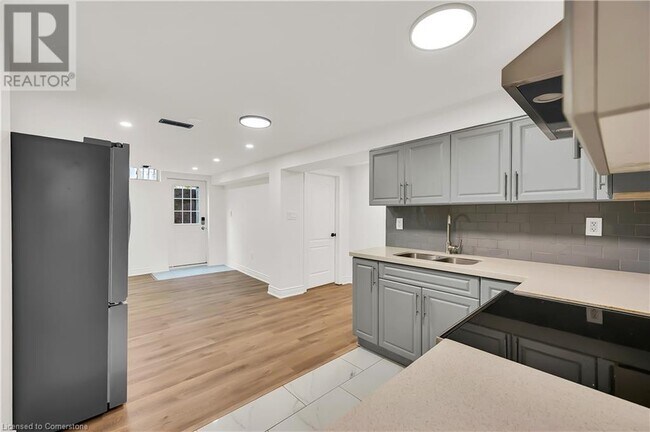 3608 Cherrington Crescent in Mississauga, ON - Building Photo - Building Photo