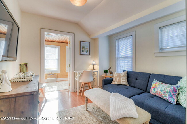 69 Franklin Ave in Ocean Grove, NJ - Building Photo - Building Photo