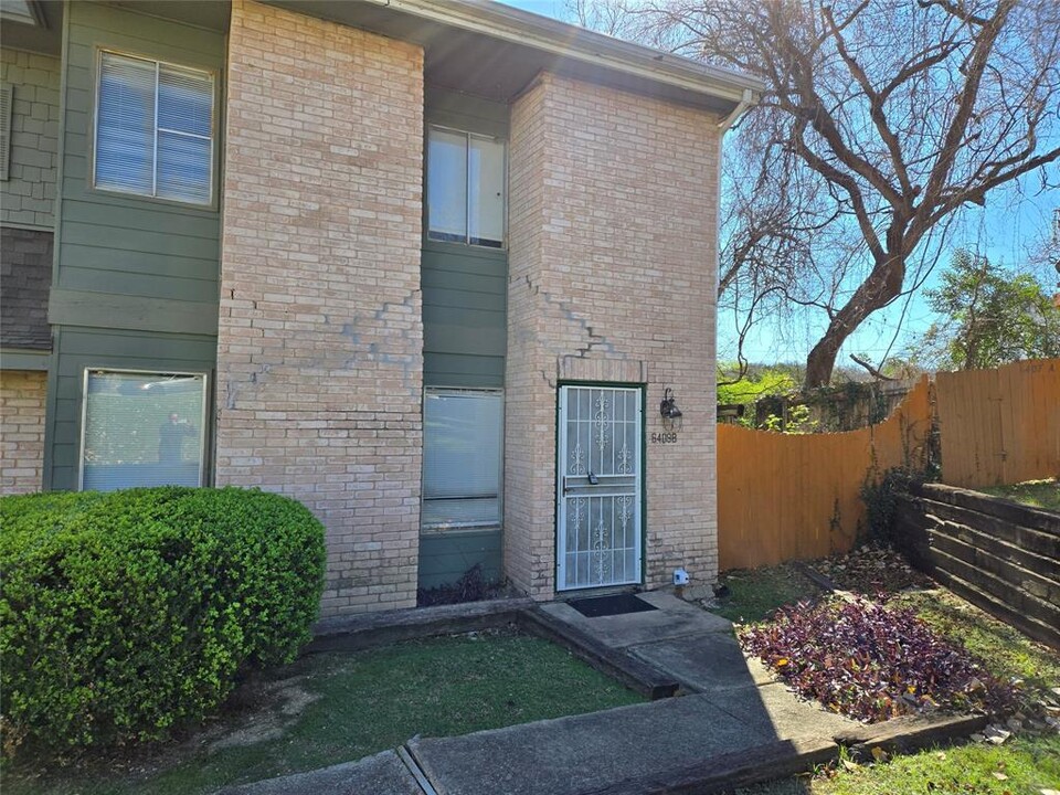 6409 Chimney Creek Cir in Austin, TX - Building Photo