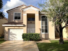 7449 Santa Monica Dr in Margate, FL - Building Photo