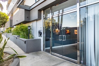 1223 Federal Ave in Los Angeles, CA - Building Photo - Building Photo