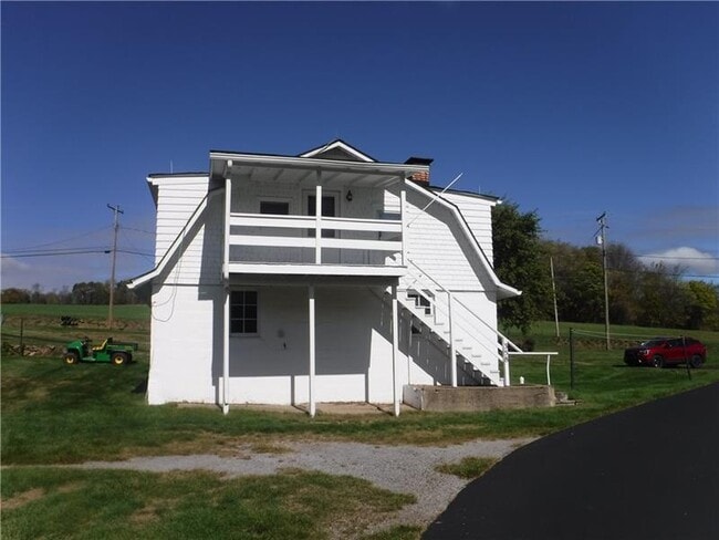 358 Harpers Ferry Rd in Beaver Falls, PA - Building Photo - Building Photo