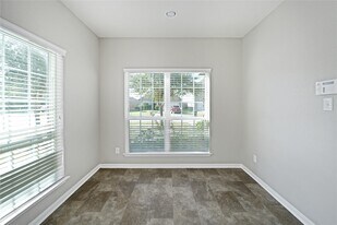 10622 Dawn Pine Forest Trail in Tomball, TX - Building Photo