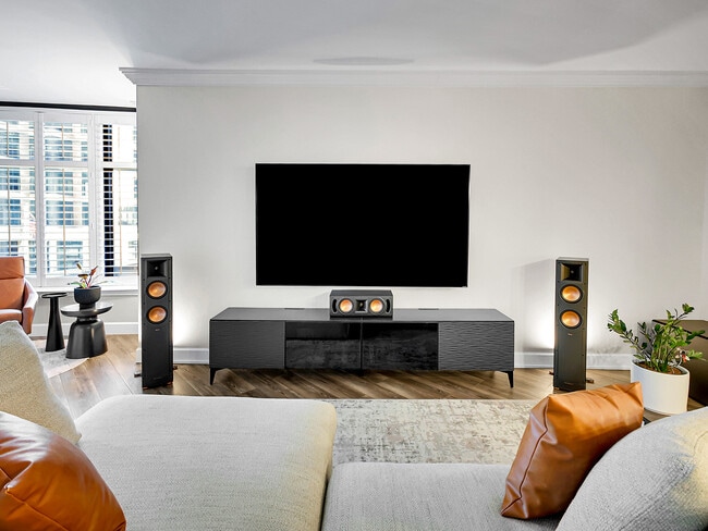 8100 E Union Ave, Unit 201 in Denver, CO - Building Photo - Building Photo