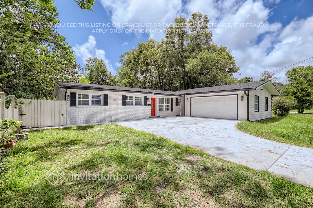 7912 Argentine Dr W in Jacksonville, FL - Building Photo