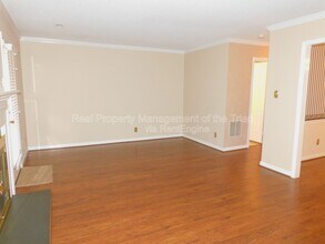 2418 Cottage Pl in Greensboro, NC - Building Photo - Building Photo