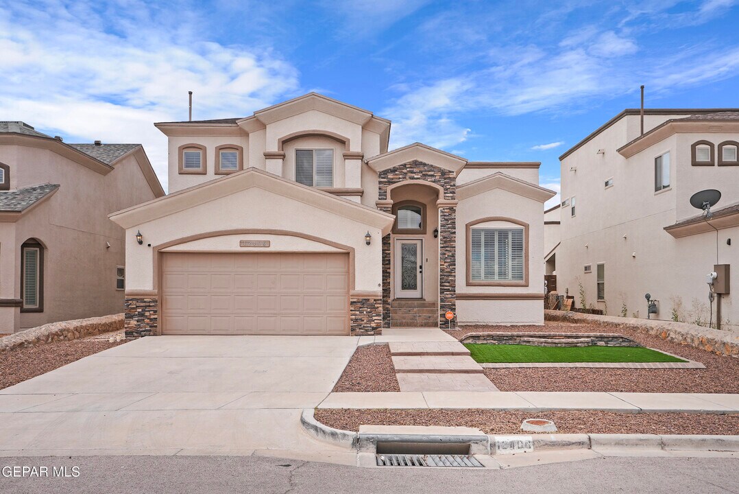 12406 Furlong Cir in Horizon City, TX - Building Photo