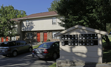 Carlton Square in Knoxville, TN - Foto de edificio - Building Photo