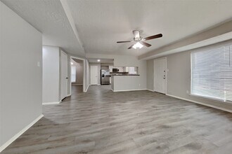 4810 Ingleside Ct in Spring, TX - Building Photo - Building Photo