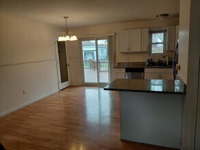 33890 Hunter Ave in Westland, MI - Building Photo - Building Photo