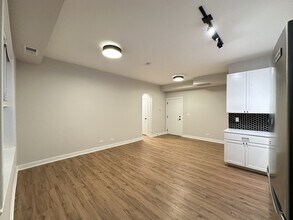 661 W Wrightwood Ave in Chicago, IL - Building Photo - Building Photo
