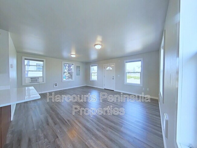 1223 11th St in Bremerton, WA - Building Photo - Building Photo