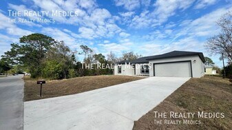 1651 Welland St SE in Palm Bay, FL - Building Photo