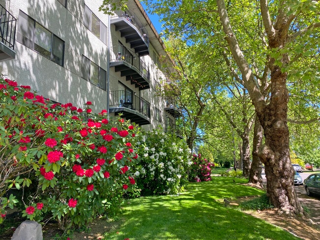 Park Plaza in Corvallis, OR - Building Photo - Building Photo