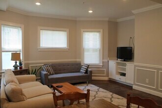 34 Circuit St in Boston, MA - Building Photo - Building Photo