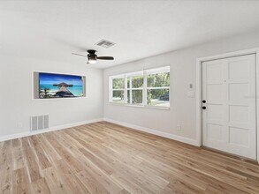 5425 Waters Edge Dr in New Port Richey, FL - Building Photo - Building Photo