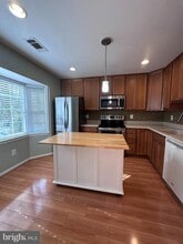 5832 First Lndg Wy in Burke Centre, VA - Building Photo - Building Photo