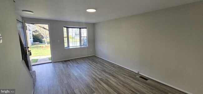 15 Asbury Way in Sterling, VA - Building Photo - Building Photo