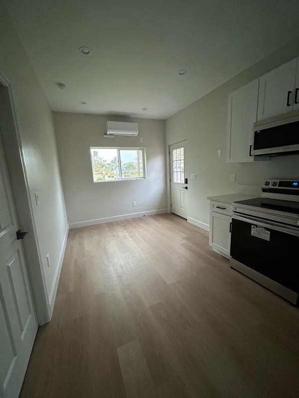 16934 Calahan St in Los Angeles, CA - Building Photo - Building Photo