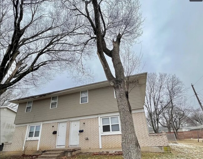 property at 118 N Chestnut St