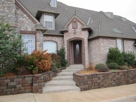 136 Rue De Montserrat in Norman, OK - Building Photo