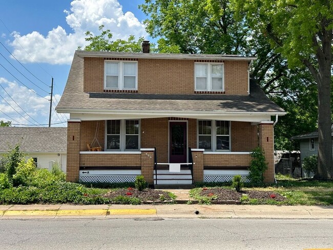 property at 726 E Fifth St