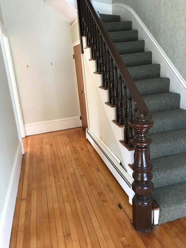 8 Meridian St in Melrose, MA - Building Photo - Building Photo