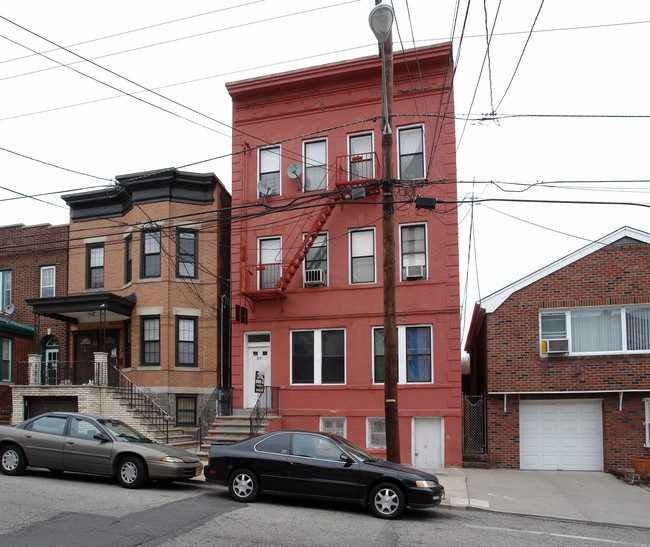 30 63rd St in West New York, NJ - Building Photo - Building Photo