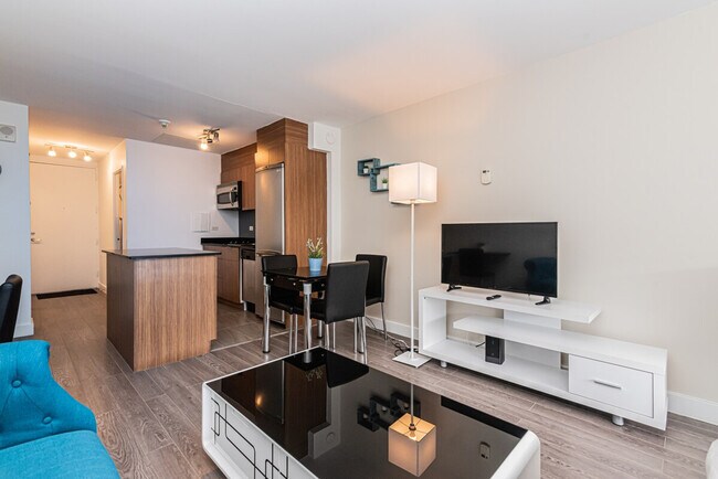 3 Pl. Ontario in Montréal, QC - Building Photo - Building Photo