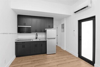 7801 Byron Ave in Miami Beach, FL - Building Photo - Building Photo