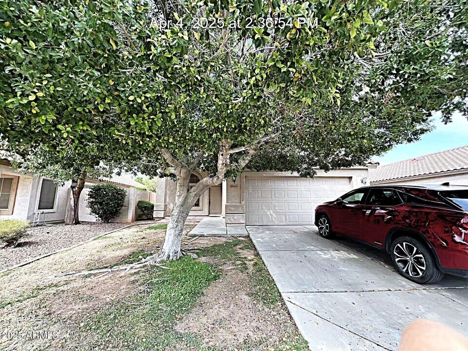 7162 W Mohawk Ln in Glendale, AZ - Building Photo