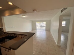 15221 NE 6th Ave in Miami, FL - Foto de edificio - Building Photo