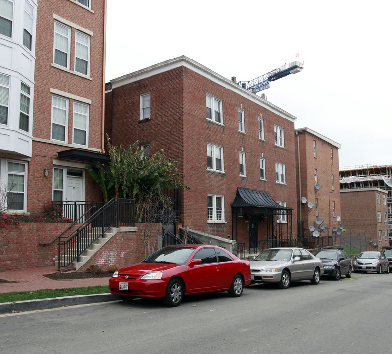 1433 Belmont St NW in Washington, DC - Building Photo