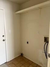 1555 Nogalitos St in Brownsville, TX - Building Photo - Building Photo