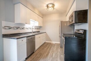 301 Edgewood St in Sarnia, ON - Building Photo