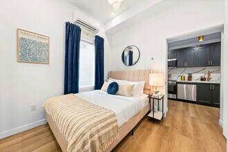 168 McCaul St, Unit SI ID1389233P in Toronto, ON - Building Photo - Building Photo