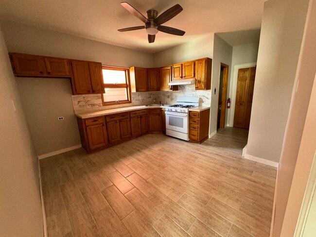 114 W 4th St in Bayonne, NJ - Building Photo - Building Photo