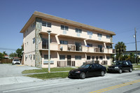 2419 SW 27th St in Miami, FL - Building Photo - Building Photo