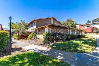 424 Corcoran Ave in Vallejo, CA - Building Photo - Building Photo