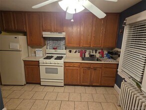 121 4th St in Hicksville, NY - Building Photo - Building Photo