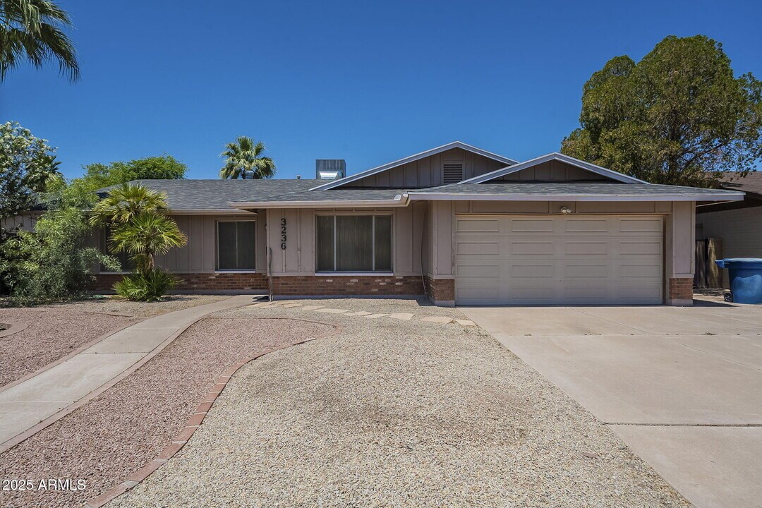 3236 S Kenwood Ln in Tempe, AZ - Building Photo