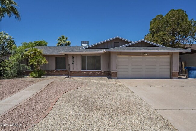 property at 3236 S Kenwood Ln