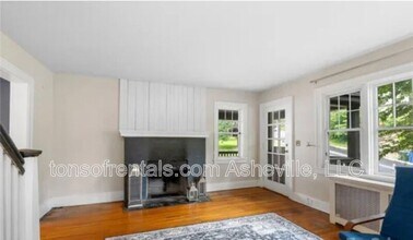 30 Caledonia Rd in Asheville, NC - Building Photo - Building Photo