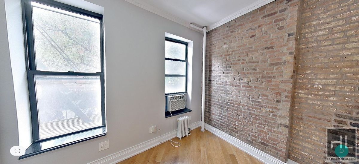 E 10TH ST. in New York, NY - Building Photo