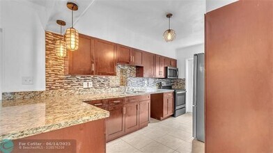 1340 NW 131st St in North Miami, FL - Building Photo - Building Photo