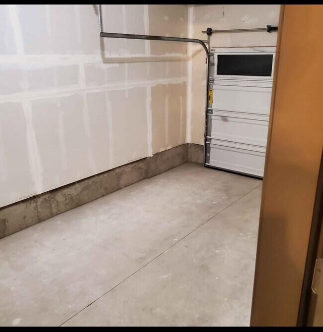 315 S McKinley St in Condon, OR - Foto de edificio - Building Photo