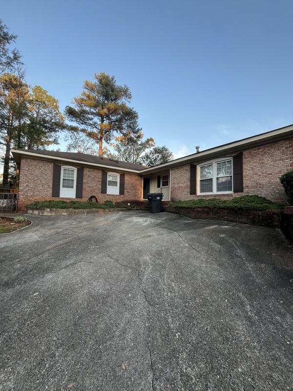 property at 2705 Bolling Rd